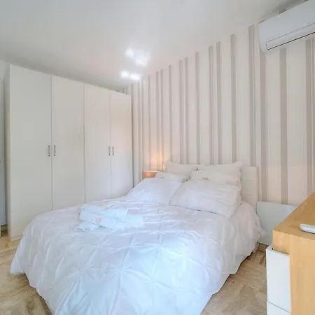 Le - 2 Pieces - Loggia - Vca